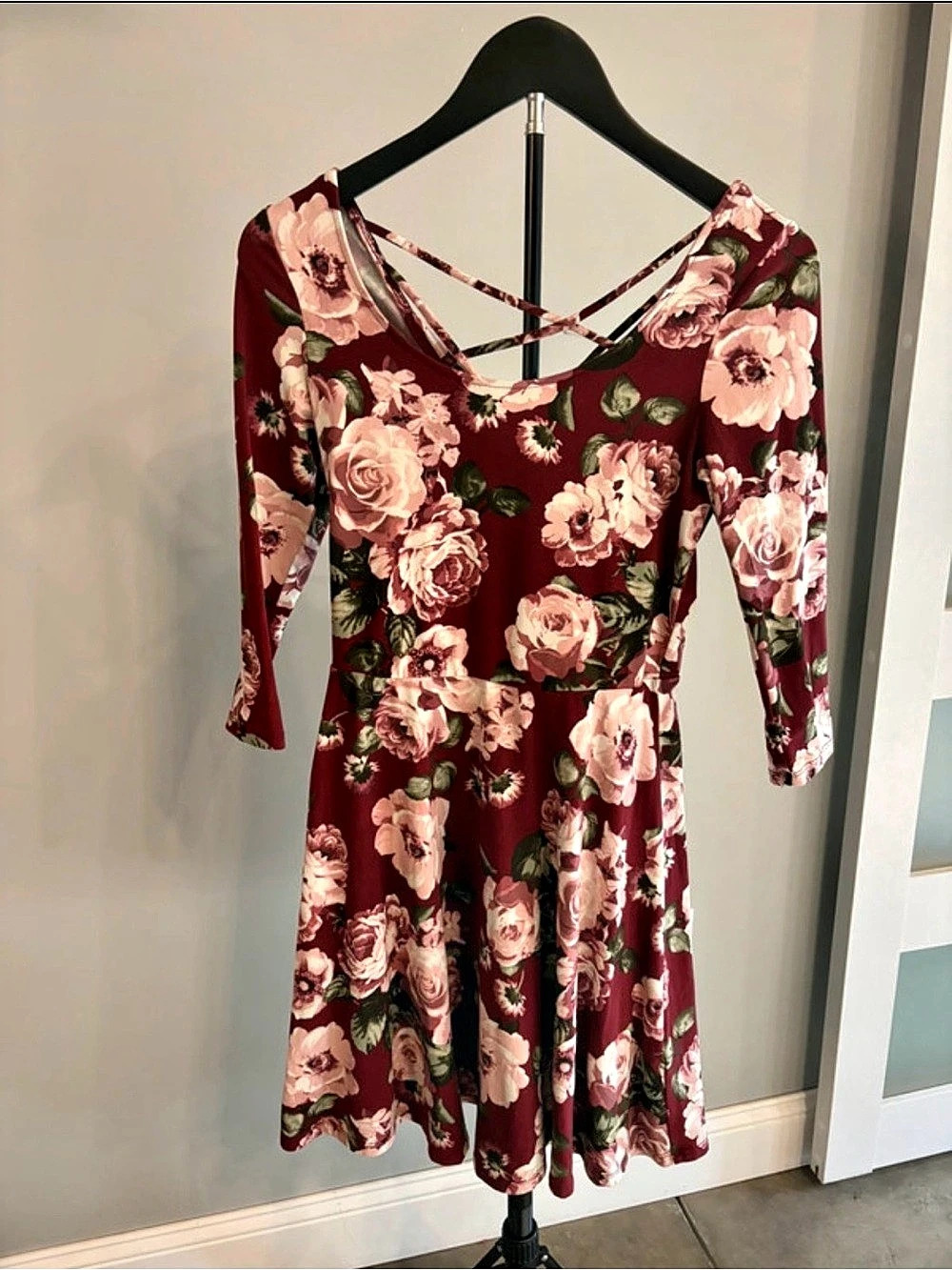 by&by Floral Mini Dress in Burgundy & Pink Size Small Like New